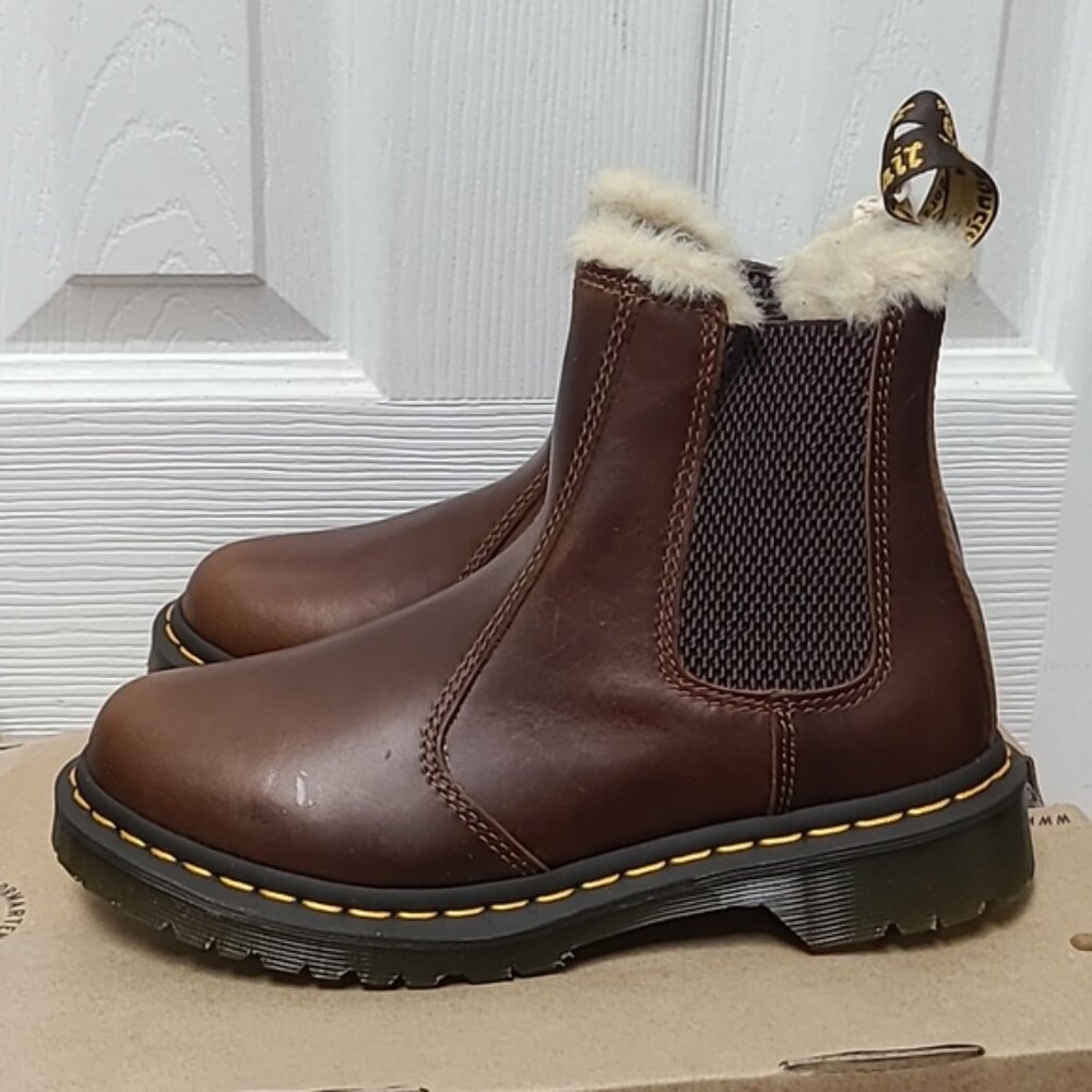 Dr Martens 2976 Leonore Butterscotch Faux Fur Lined Chelsea boots - Picture 3 of 11